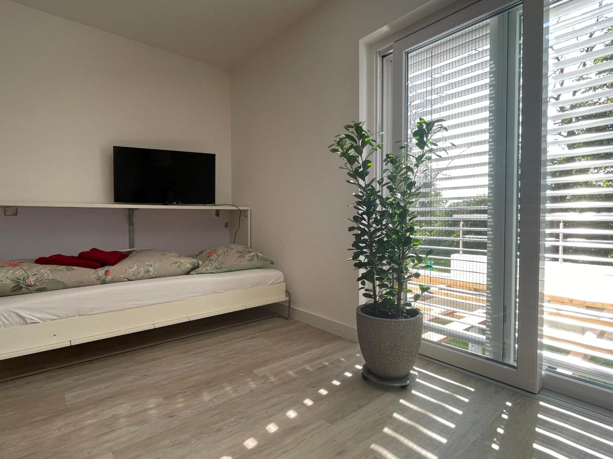 Appartement Mit 2 Schlafzimmern Und Terrasse Halle  Exterior foto