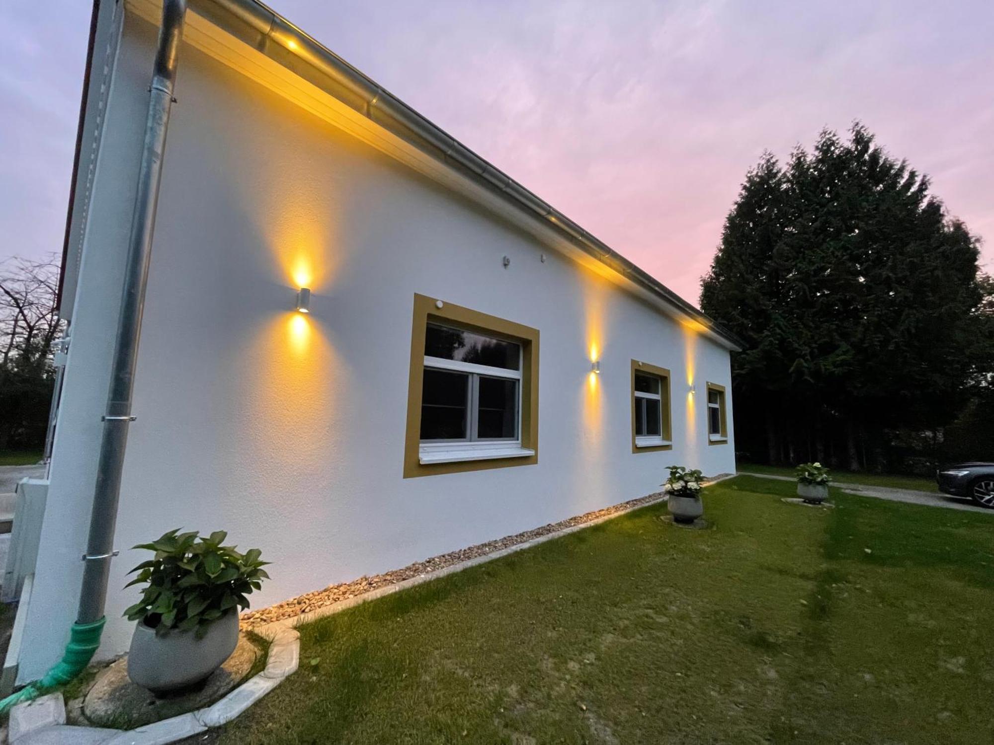 Appartement Mit 2 Schlafzimmern Und Terrasse Halle  Exterior foto
